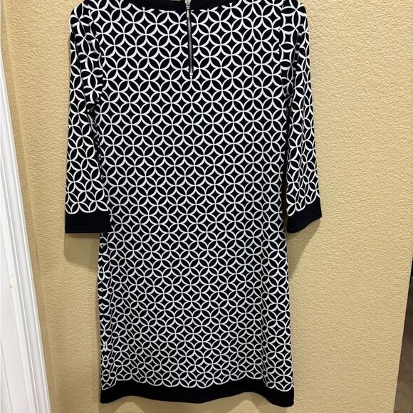 Black and white patterned dress - Picture 3 of 4